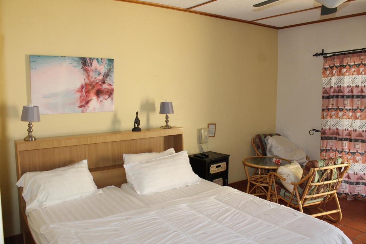 Onganga Hotel Pension Windhoek Exteriör bild